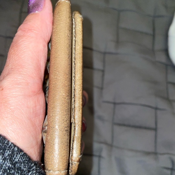 Jimmy Choo wallet. Only used 2x. No call outs - Picture 6 of 10